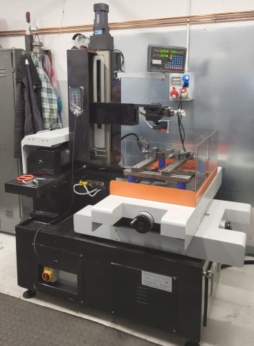  Cnc EDM stroj s elektro pražnjenjem Kako