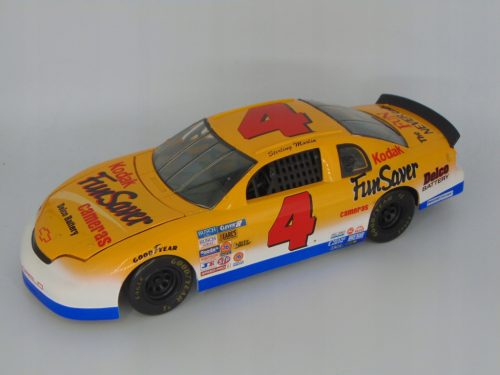  ERTL 1995 STERLING MARLIN #4 CHEVY MONTE CARLO KODAK FUN SAVER NASCAR 1:18